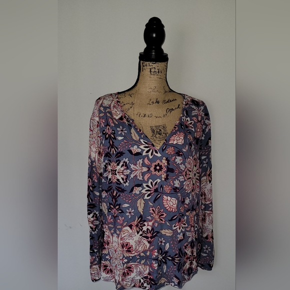 Spring Blouse - Picture 3 of 3